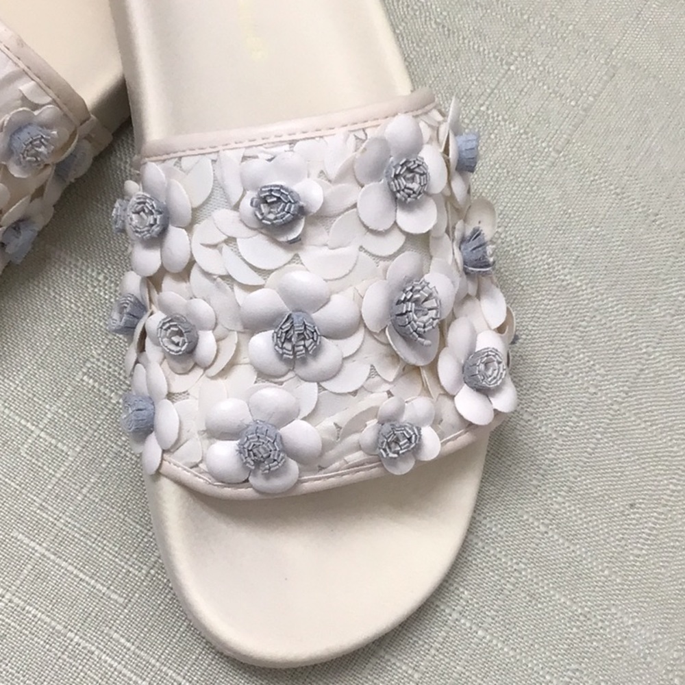 AVEC LES FILLES FLORAL SLIDES SANDAL-NEW IN BOX-VERY LIGHT CREAM COLOR - Picture 5 of 11
